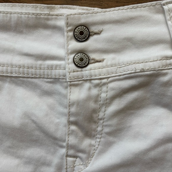 Unionbay Women's Size 13 White Y2K Denim Jean Shorts - NEW - Picture 11 of 13